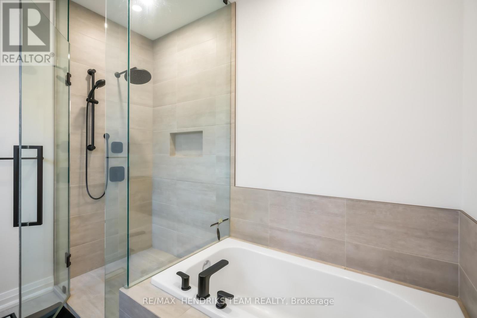 36 - 8974 Willoughby Drive, Niagara Falls (Chippawa), ON - Indoor Photo Showing Bathroom
