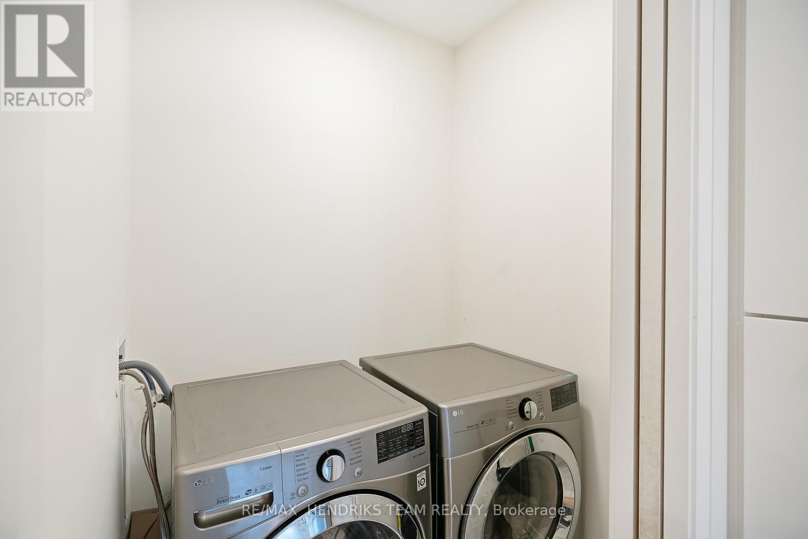 36 - 8974 Willoughby Drive, Niagara Falls (Chippawa), ON - Indoor Photo Showing Laundry Room