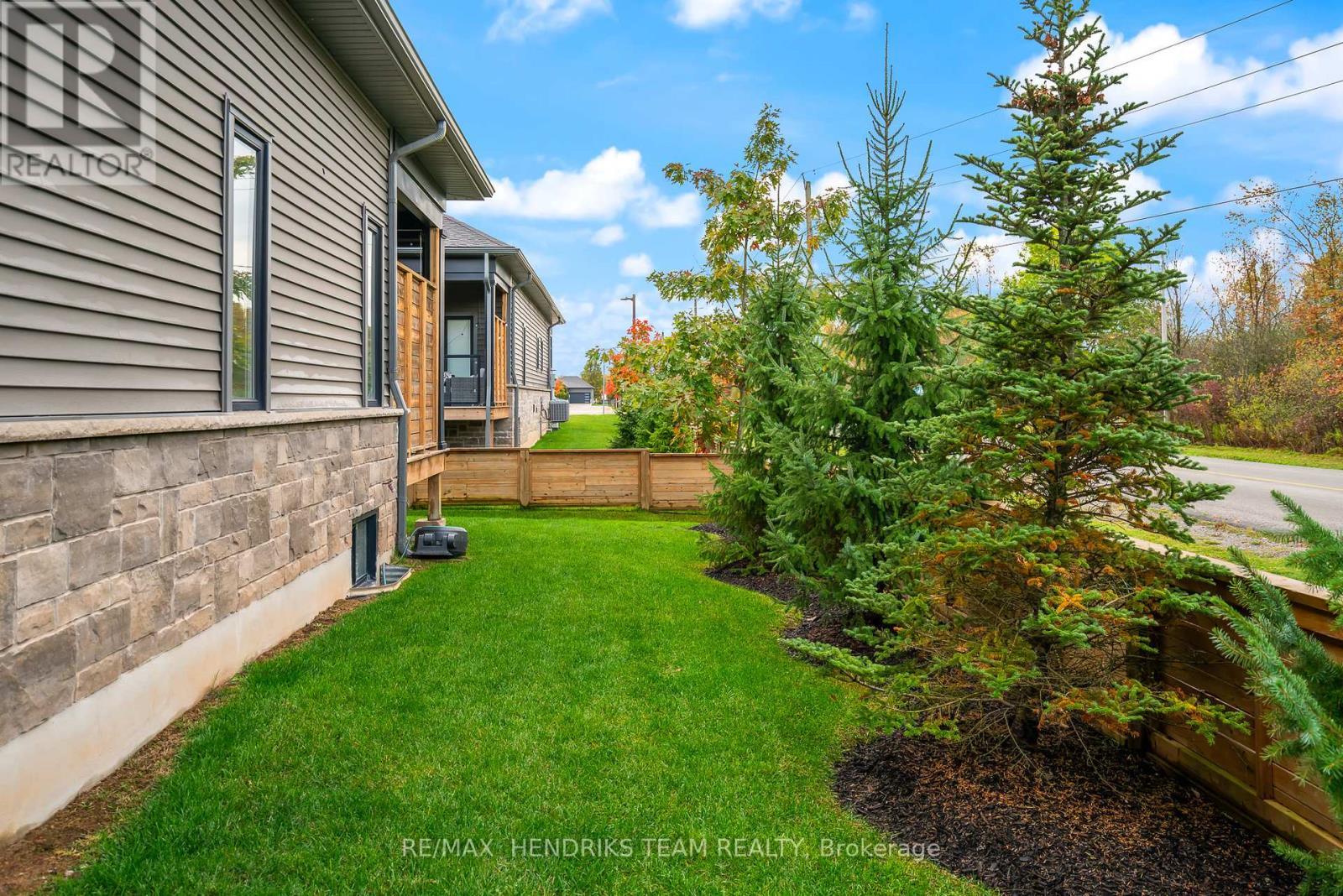 36 - 8974 Willoughby Drive, Niagara Falls (Chippawa), ON - Outdoor