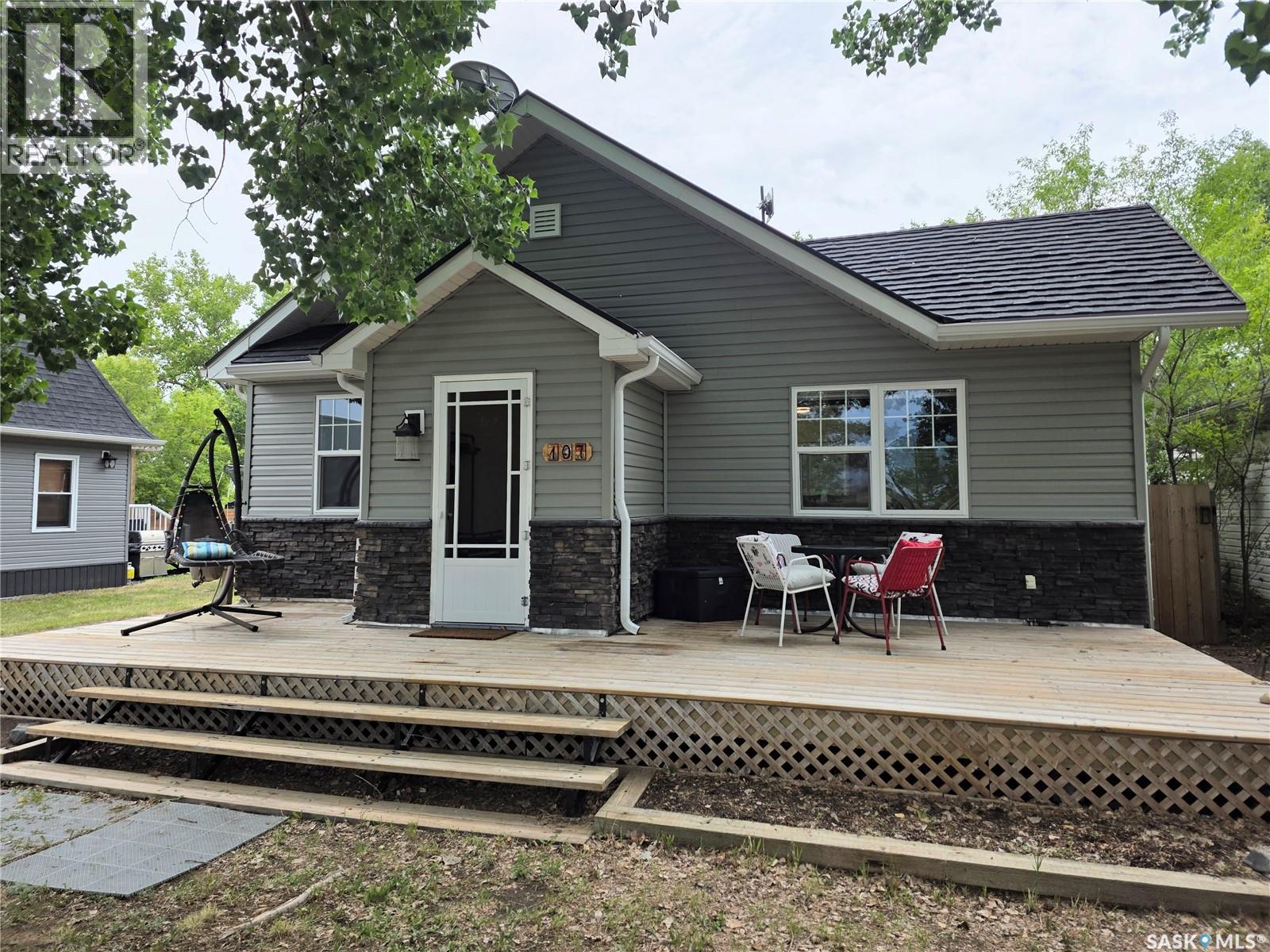 107 Mistusinne Crescent, Mistusinne, SK - Outdoor With Deck Patio Veranda