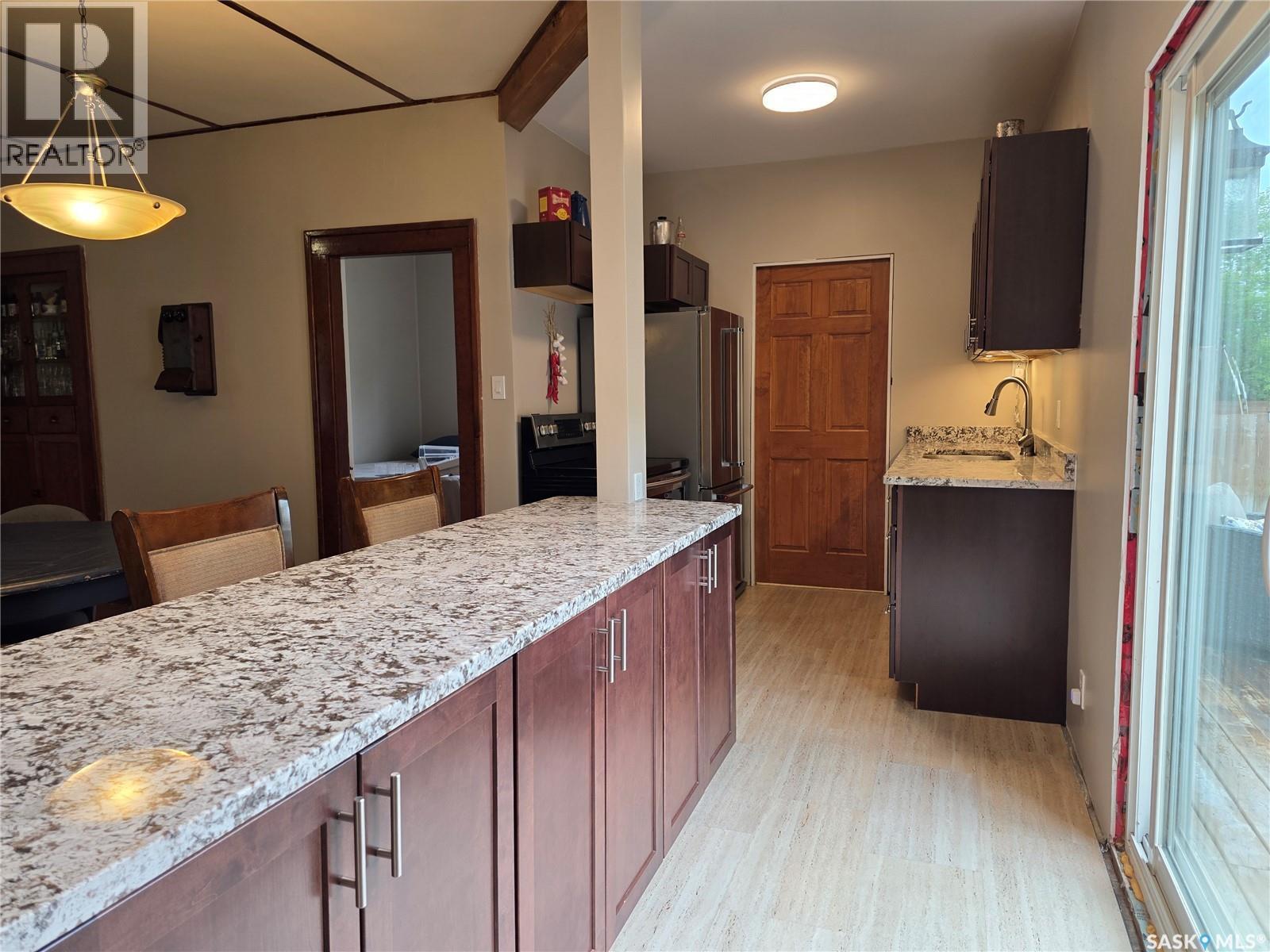 107 Mistusinne Crescent, Mistusinne, SK - Indoor Photo Showing Kitchen