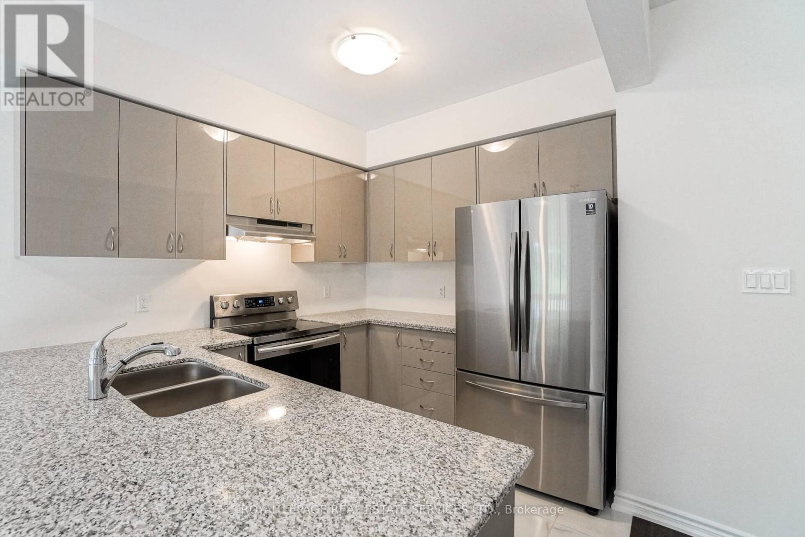 2 - 515 Garner Road W, Hamilton, ON - Indoor Photo Showing Kitchen With Double Sink With Upgraded Kitchen