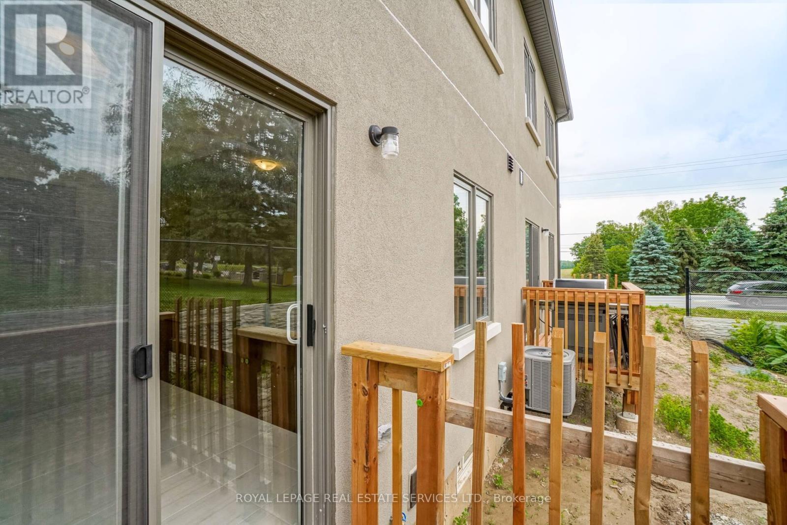 2 - 515 Garner Road W, Hamilton, ON - Outdoor With Exterior