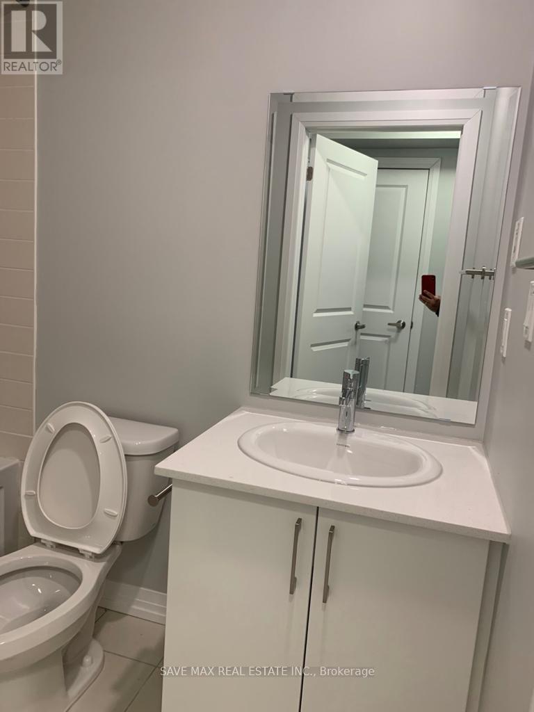 1145 Journeyman Lane, Mississauga, ON - Indoor Photo Showing Bathroom