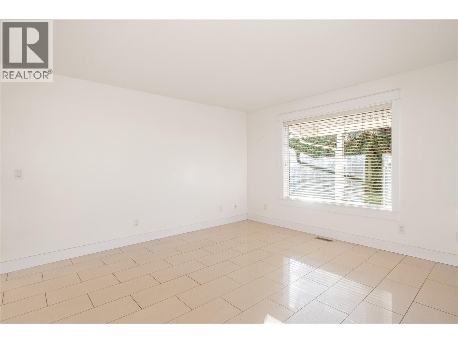 970 Keyes Court, Rutland, BC - Indoor Photo Showing Other Room