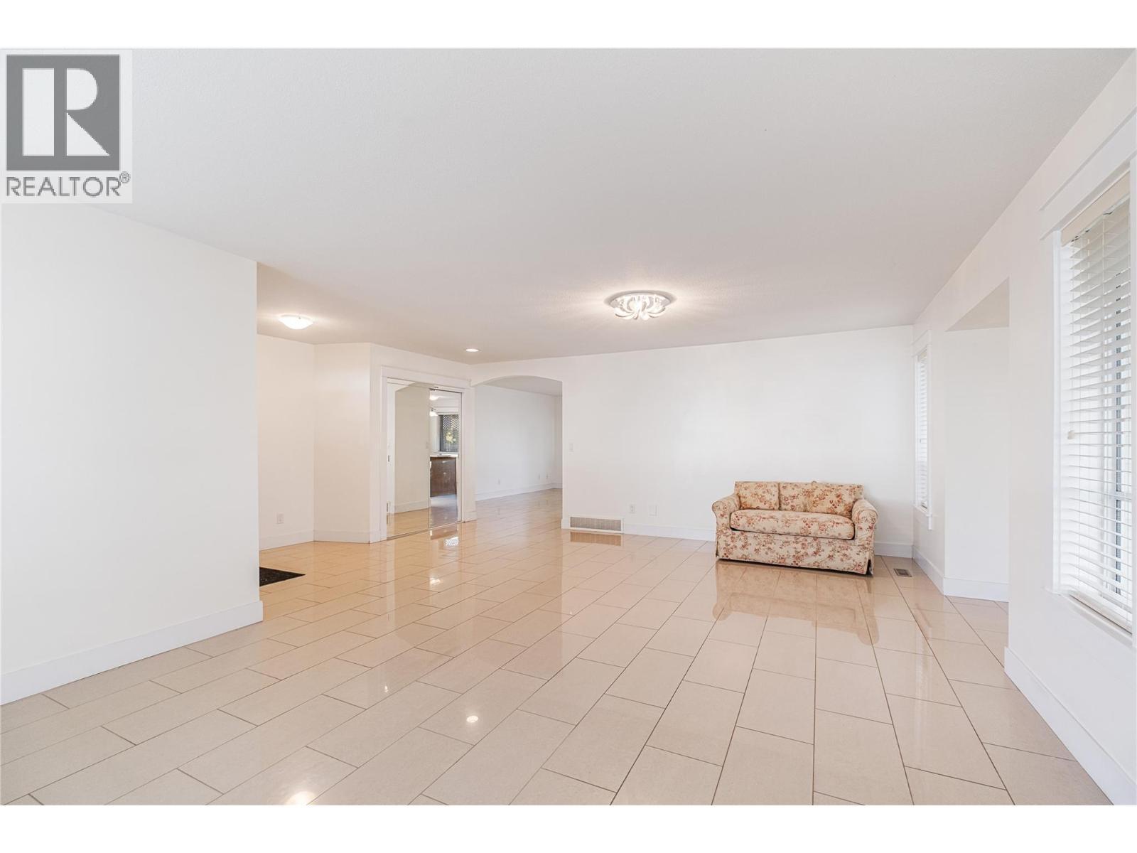 970 Keyes Court, Rutland, BC - Indoor Photo Showing Other Room