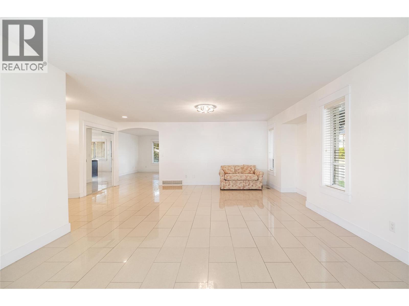 970 Keyes Court, Rutland, BC - Indoor Photo Showing Other Room