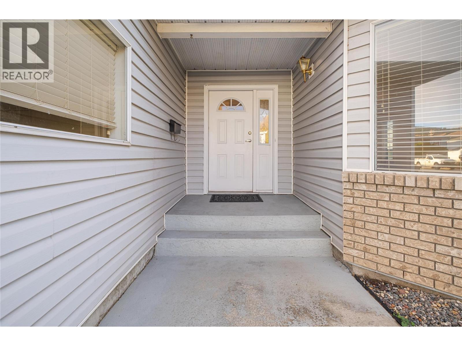 970 Keyes Court, Rutland, BC - Outdoor With Exterior