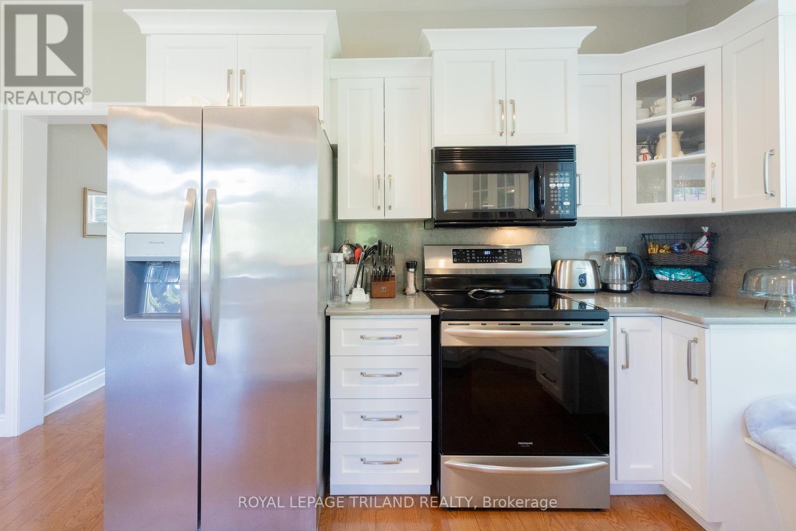 264 George Street, North Middlesex (Parkhill), ON - Indoor Photo Showing Kitchen
