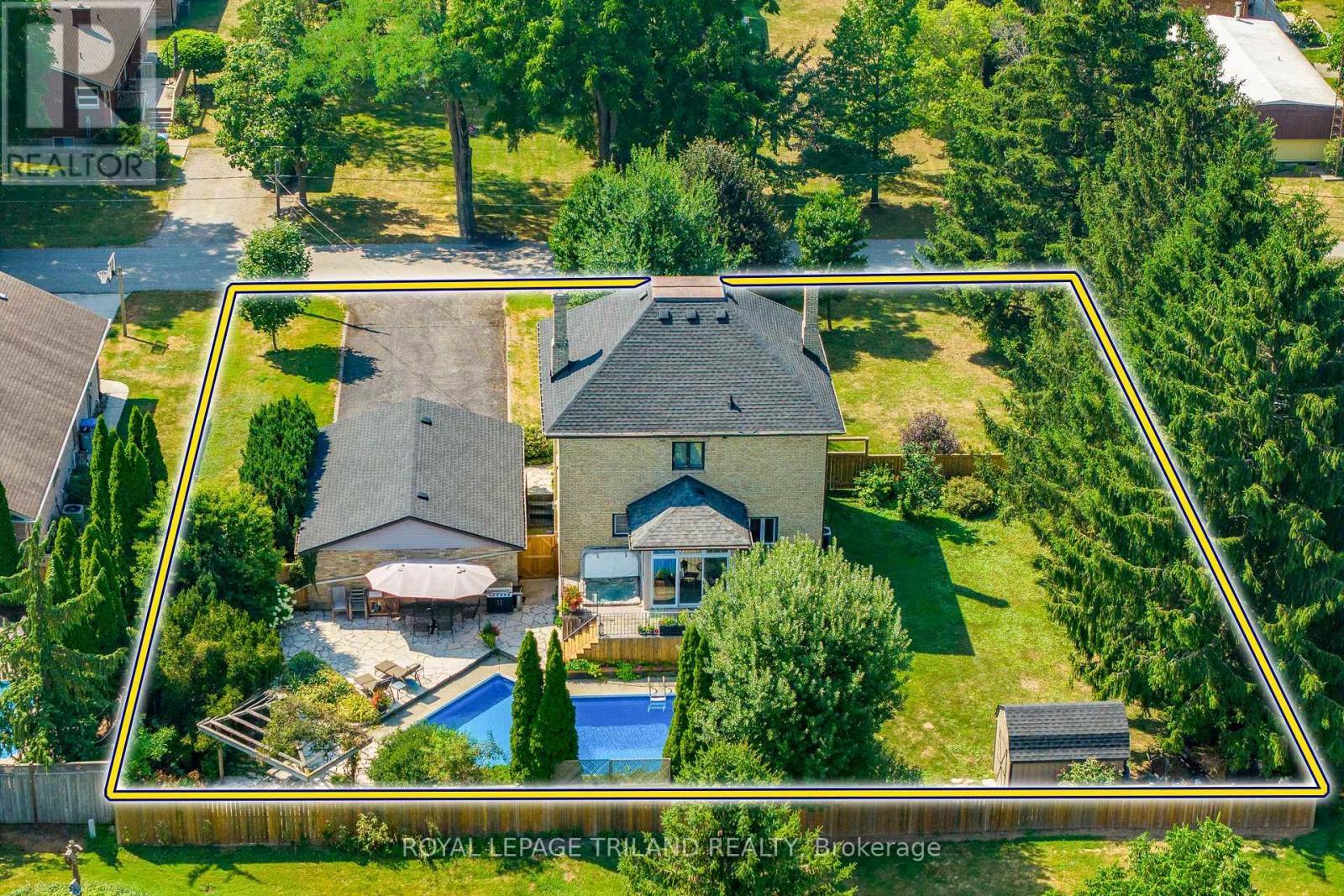 264 George Street, North Middlesex (Parkhill), ON - Outdoor