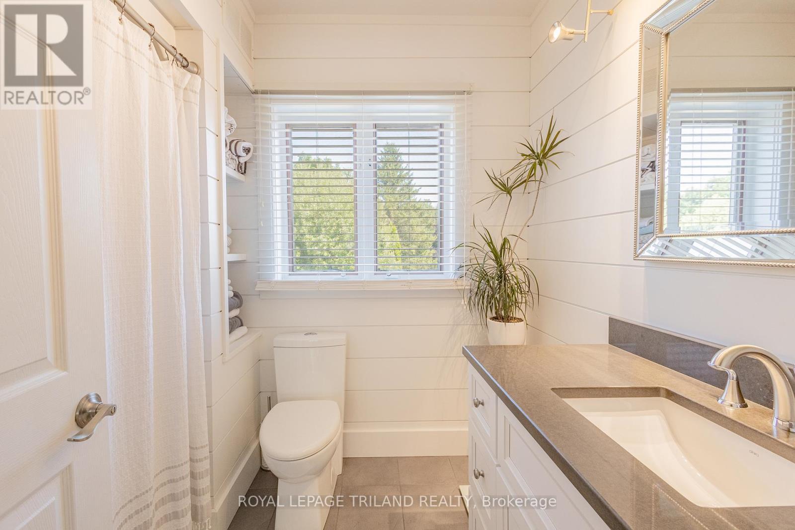 264 George Street, North Middlesex (Parkhill), ON - Indoor Photo Showing Bathroom