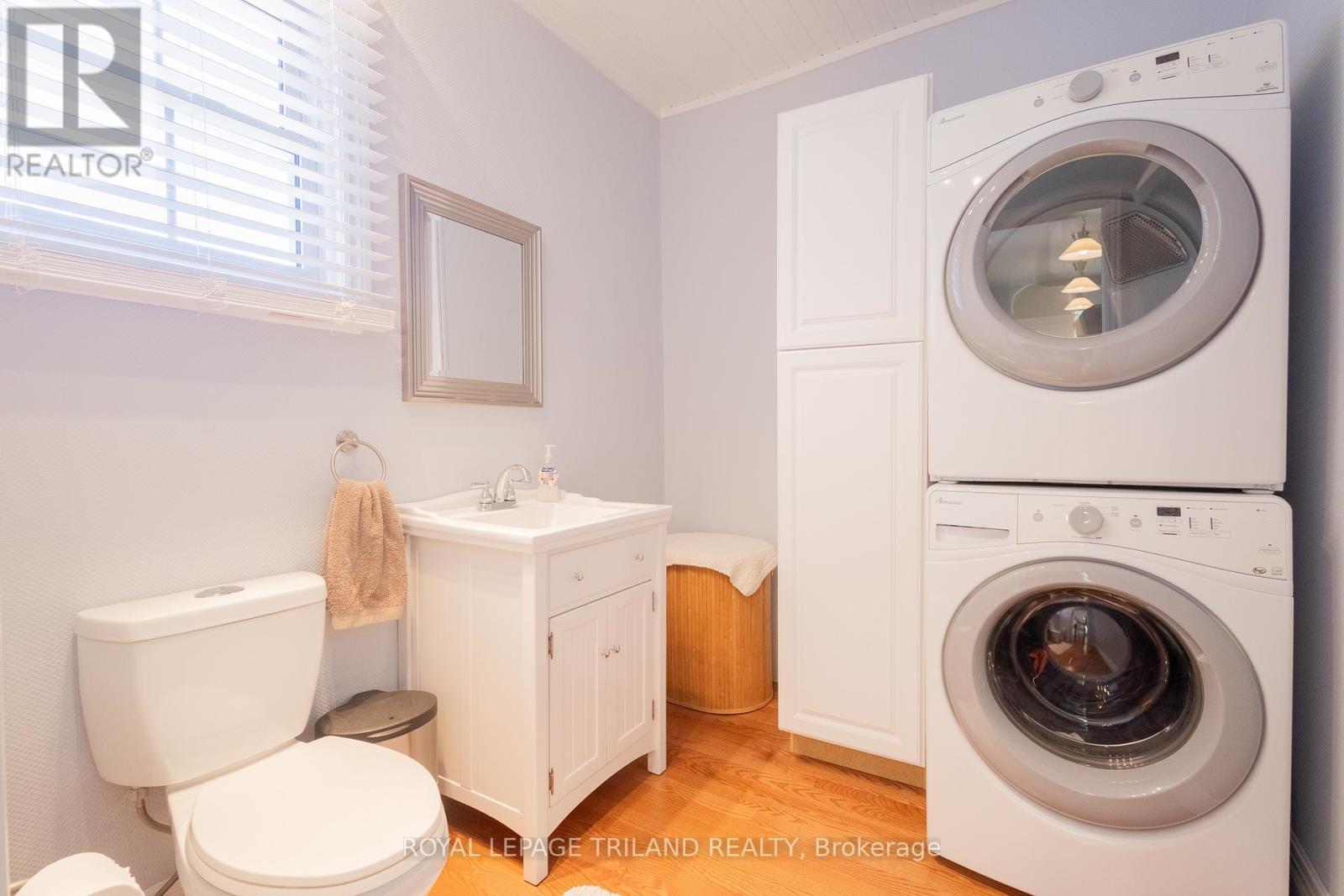 264 George Street, North Middlesex (Parkhill), ON - Indoor Photo Showing Laundry Room