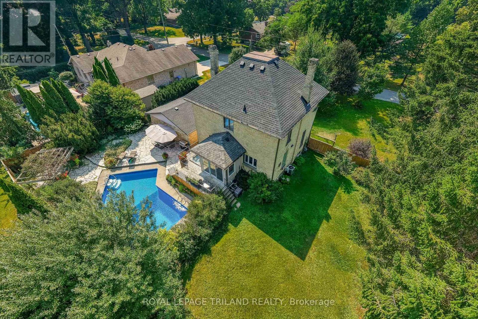 264 George Street, North Middlesex (Parkhill), ON - Outdoor With In Ground Pool