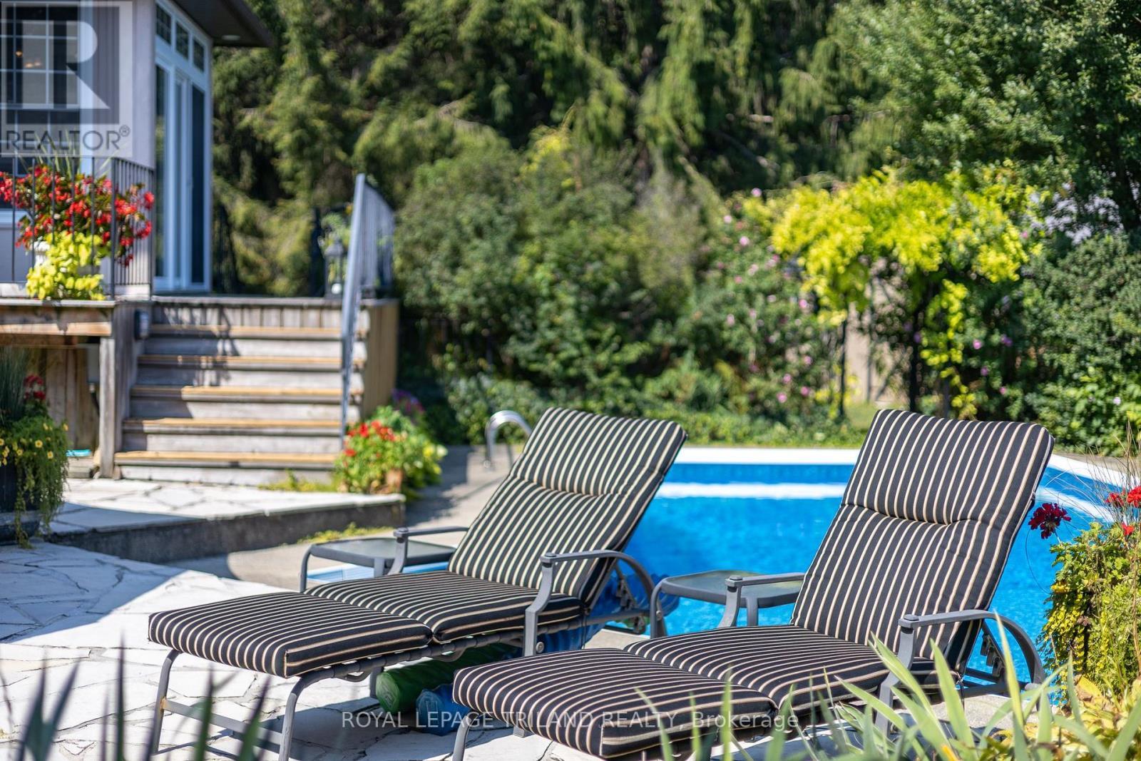 264 George Street, North Middlesex (Parkhill), ON - Outdoor With In Ground Pool With Deck Patio Veranda