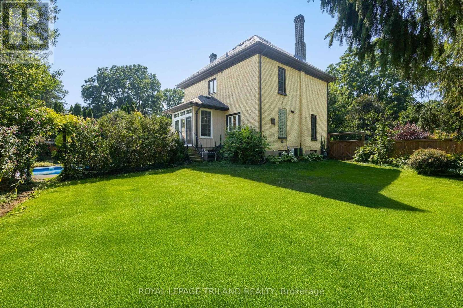 264 George Street, North Middlesex (Parkhill), ON - Outdoor