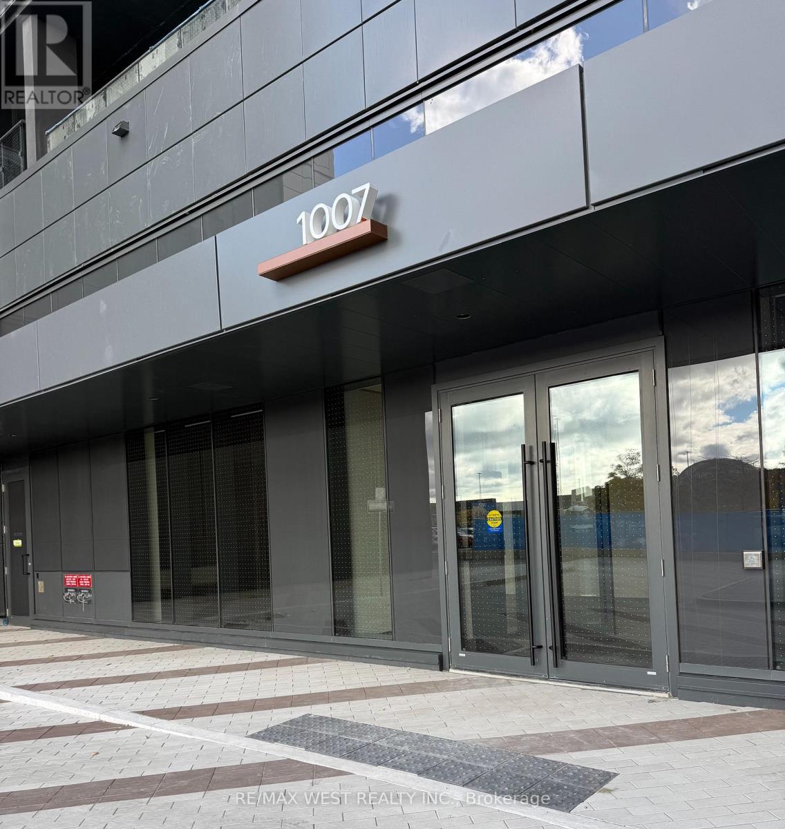 228 - 1007 The Queensway, Toronto, ON - Outdoor