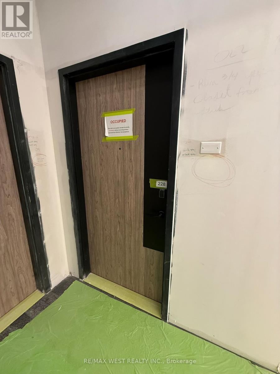 228 - 1007 The Queensway, Toronto, ON - Indoor Photo Showing Other Room