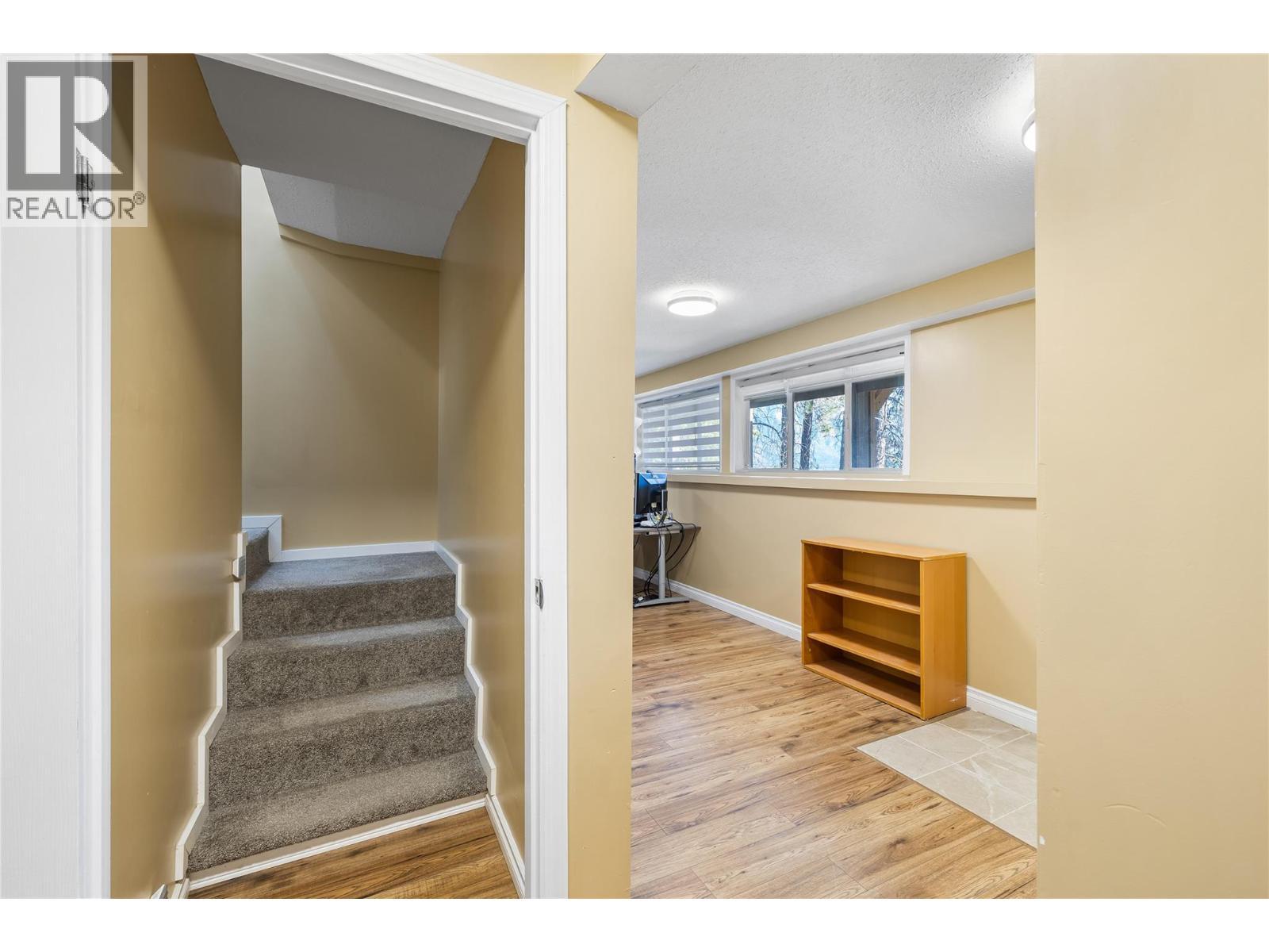 2424 Crawford Street, Creston, BC - Indoor Photo Showing Other Room