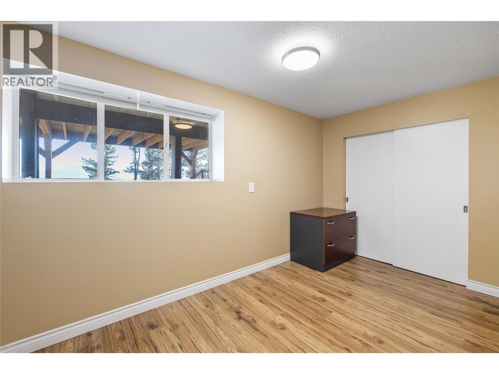 2424 Crawford Street, Creston, BC - Indoor