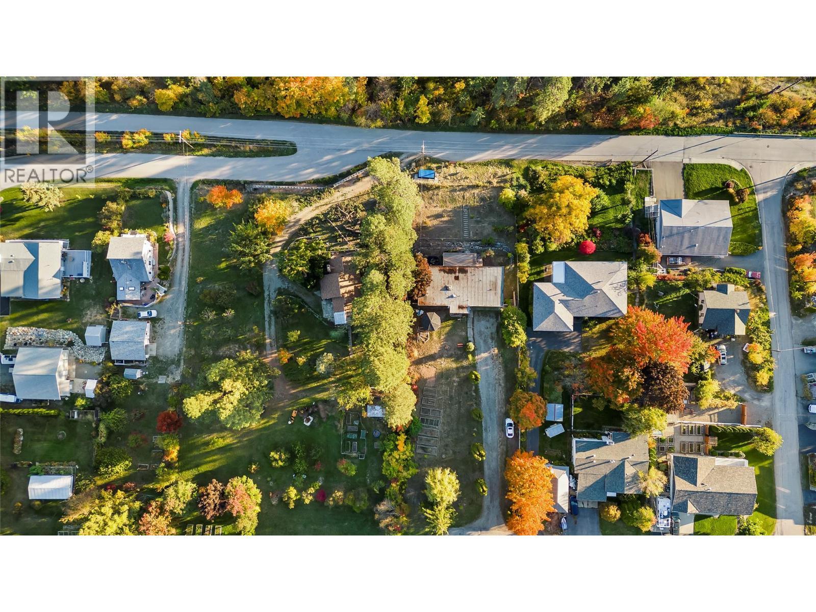 2424 Crawford Street, Creston, BC - Outdoor With View