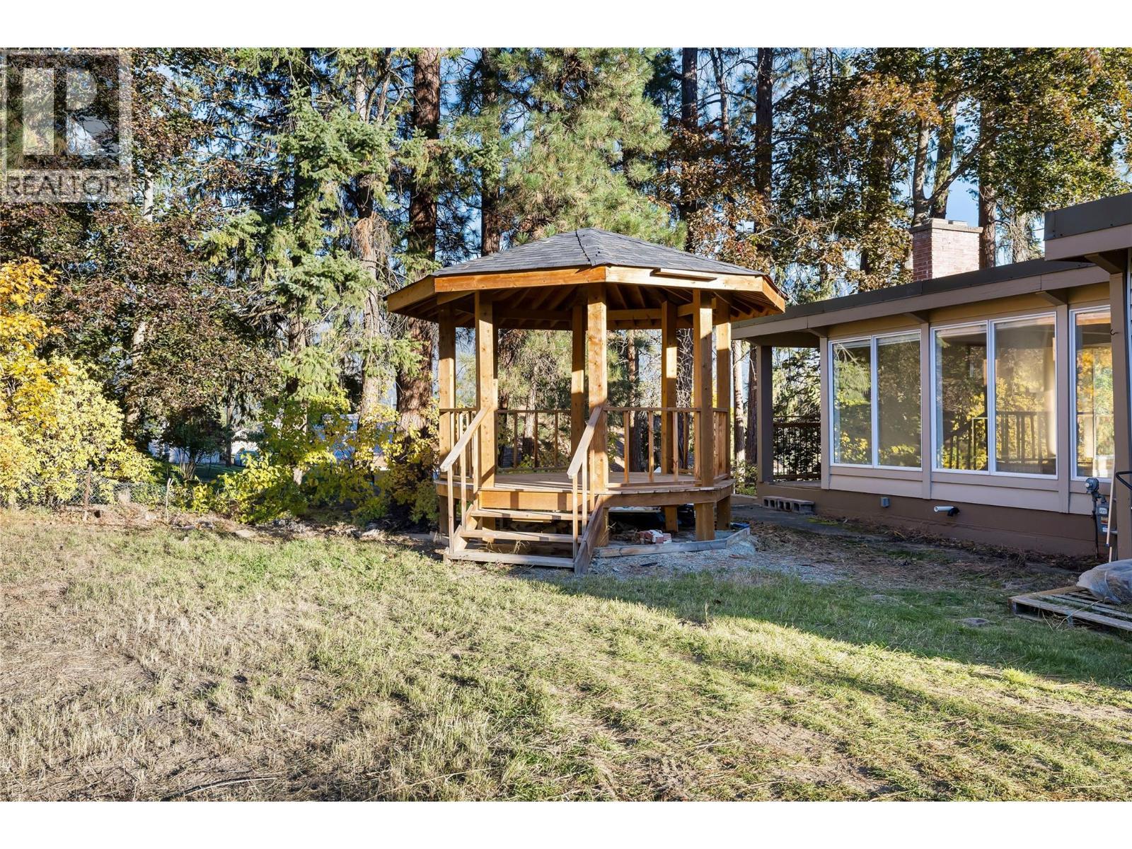 2424 Crawford Street, Creston, BC - Outdoor With Deck Patio Veranda