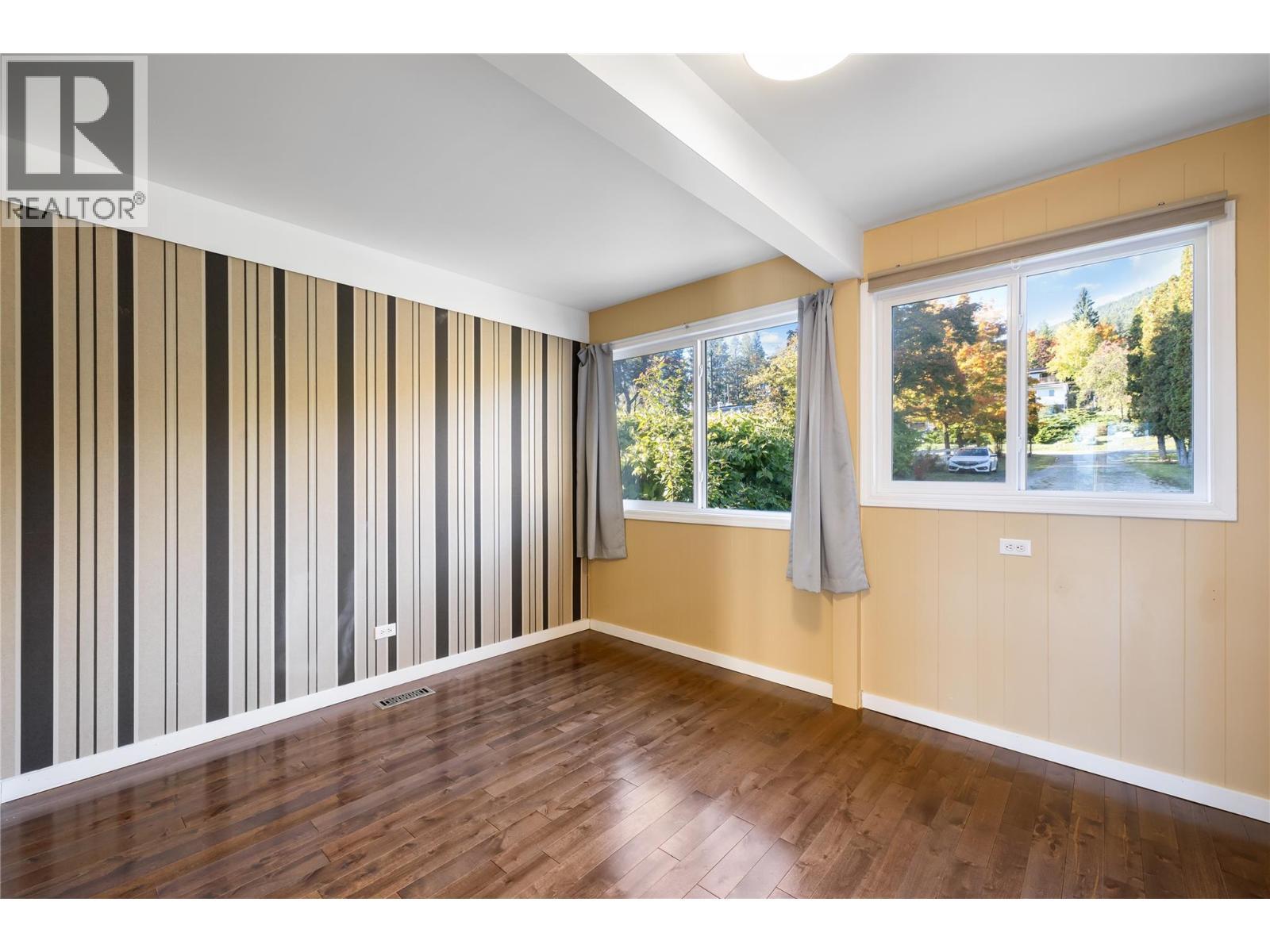 2424 Crawford Street, Creston, BC - Indoor Photo Showing Other Room
