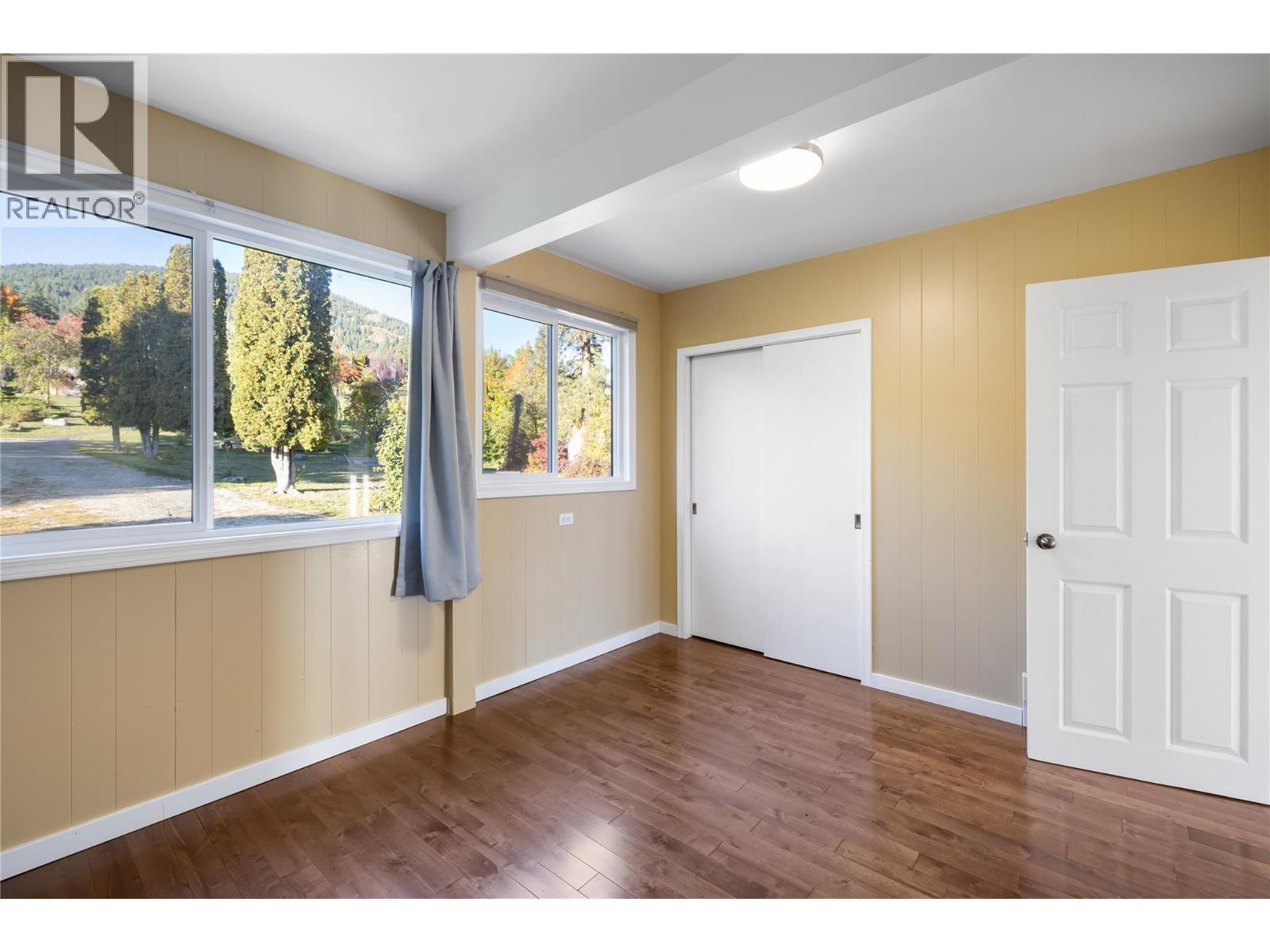 2424 Crawford Street, Creston, BC - Indoor Photo Showing Other Room