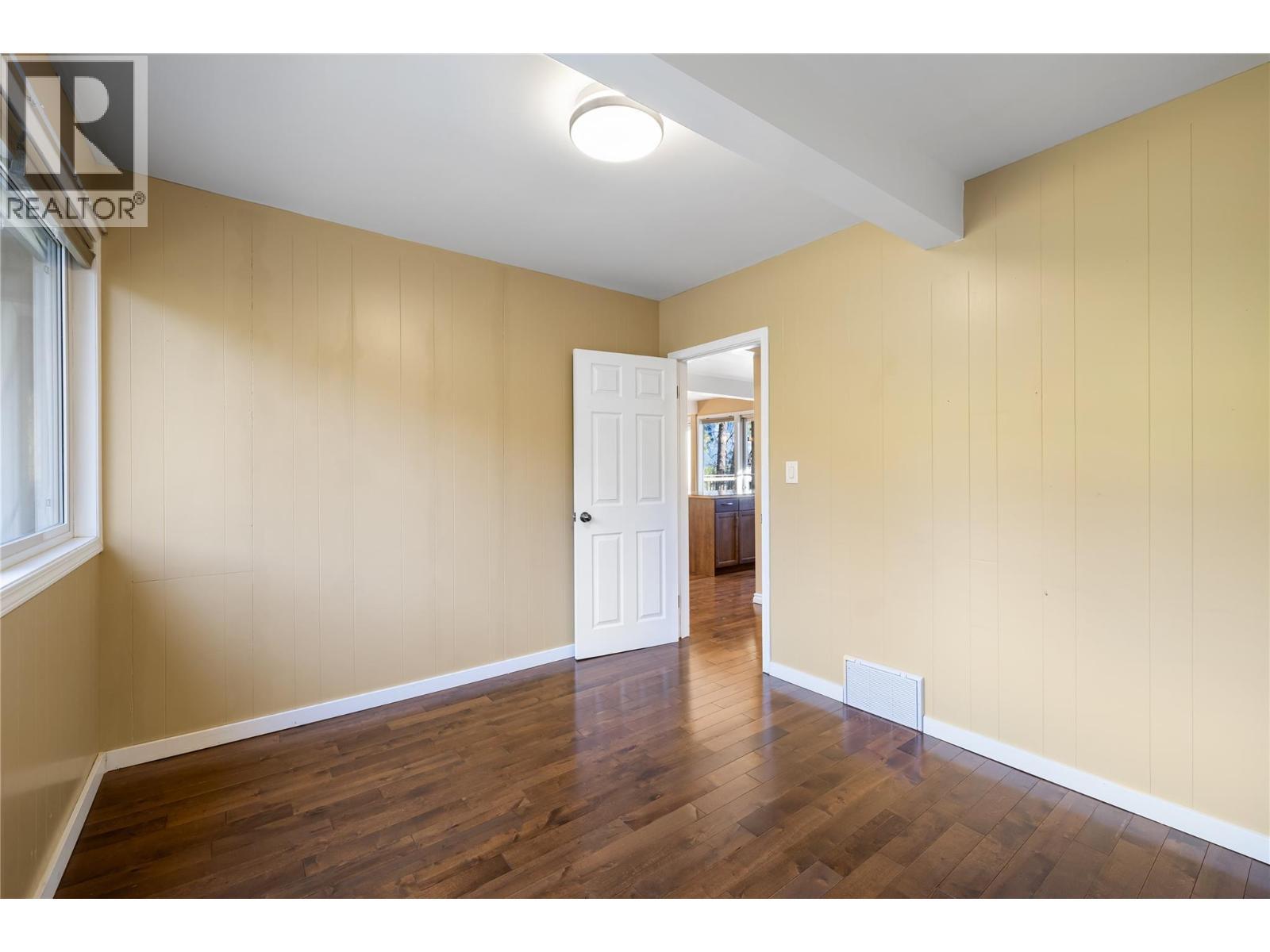 2424 Crawford Street, Creston, BC - Indoor Photo Showing Other Room