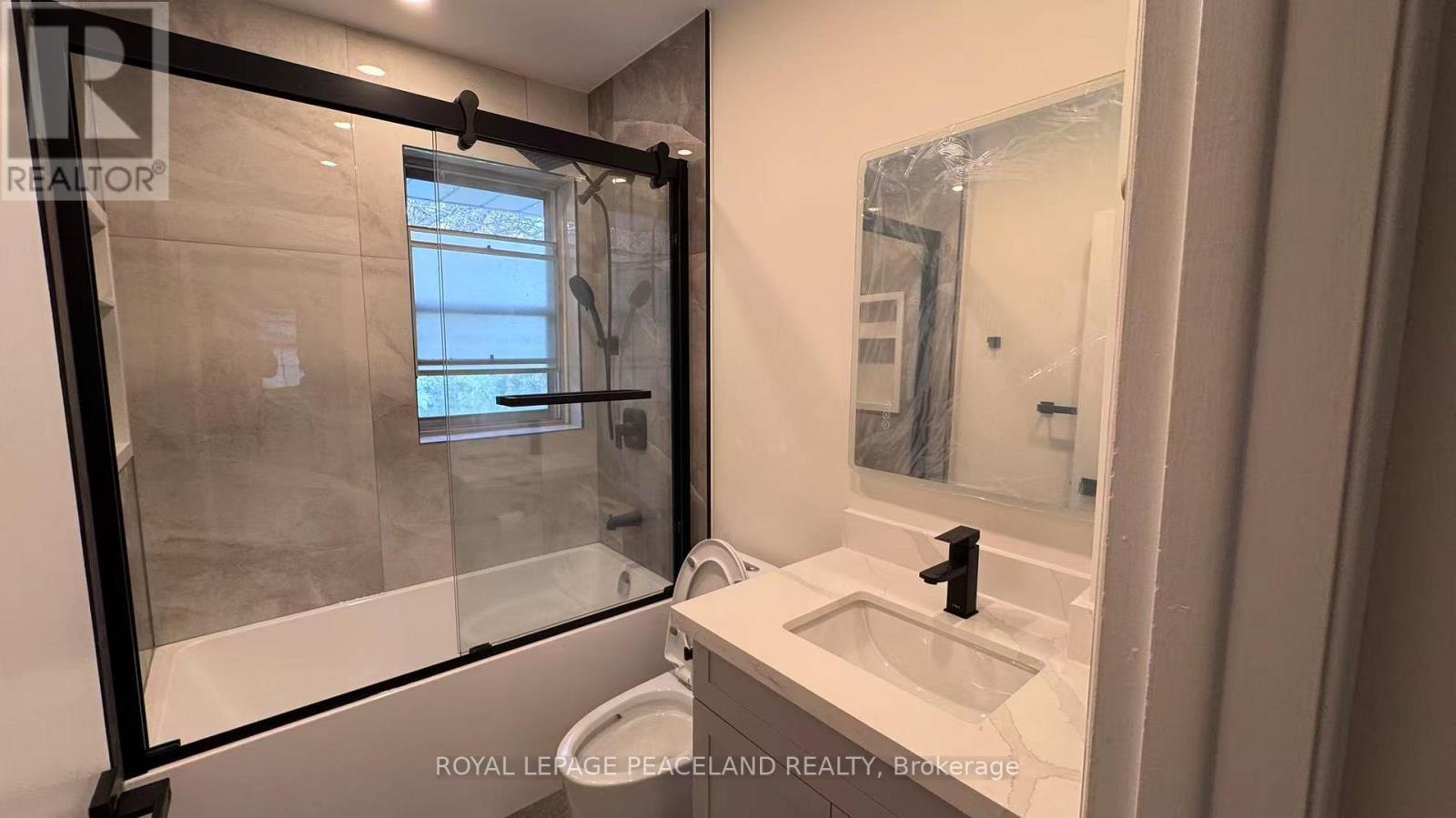 Upper - 66 Paperbirch Drive, Toronto, ON - Indoor Photo Showing Bathroom