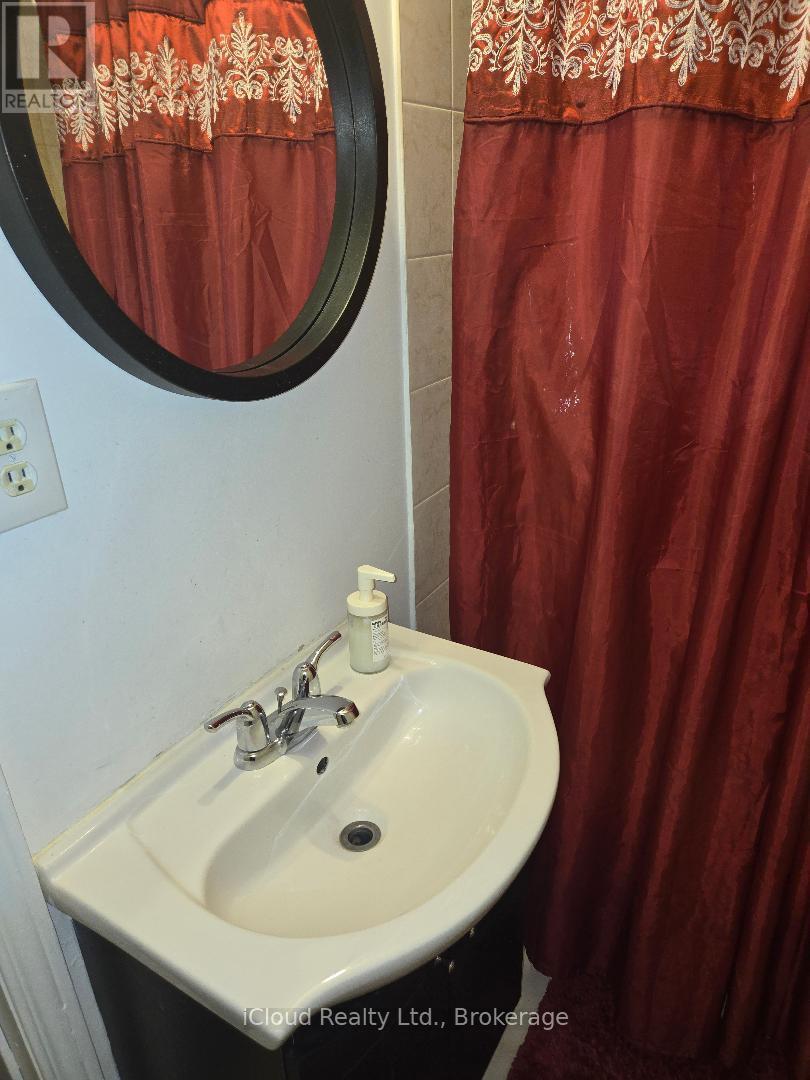 Basement - 1659 Summergrove Crescent, Mississauga, ON - Indoor Photo Showing Bathroom