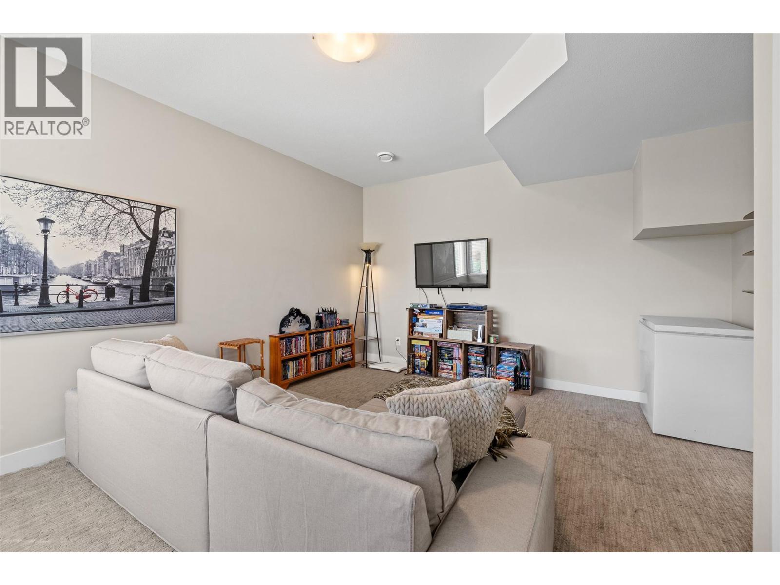 2490 Tuscany Drive Unit# 61, West Kelowna, BC - Indoor Photo Showing Living Room