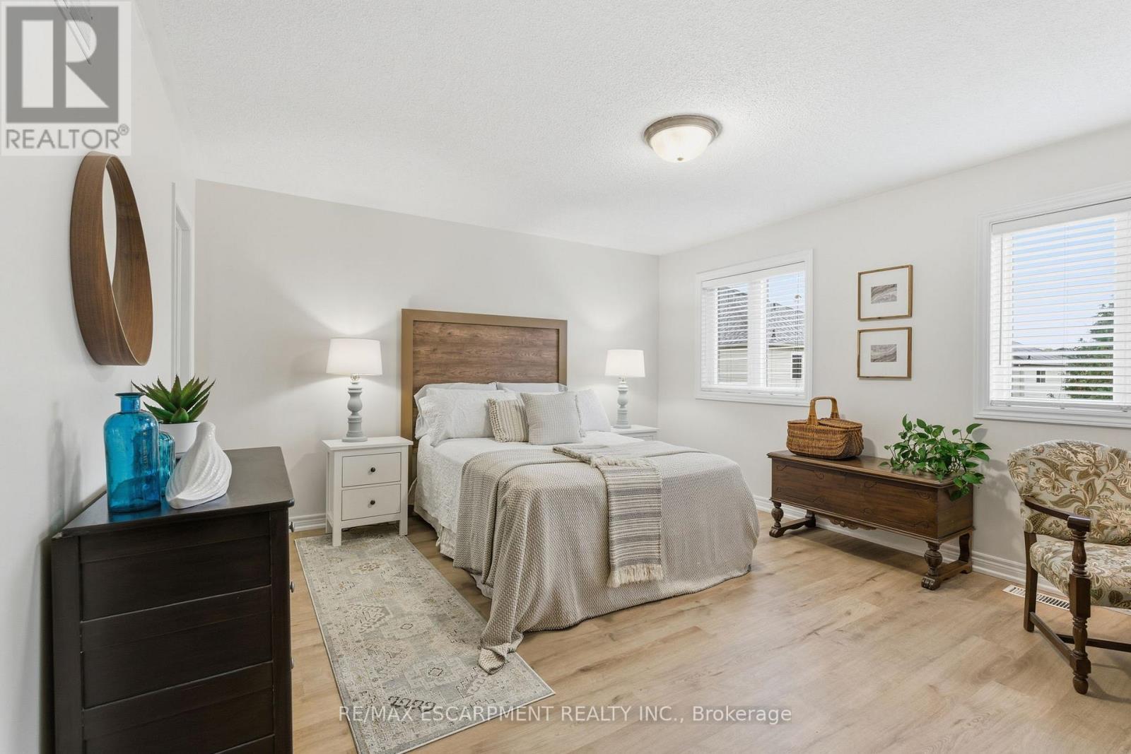 9 Slater Court, Hamilton, ON - Indoor Photo Showing Bedroom