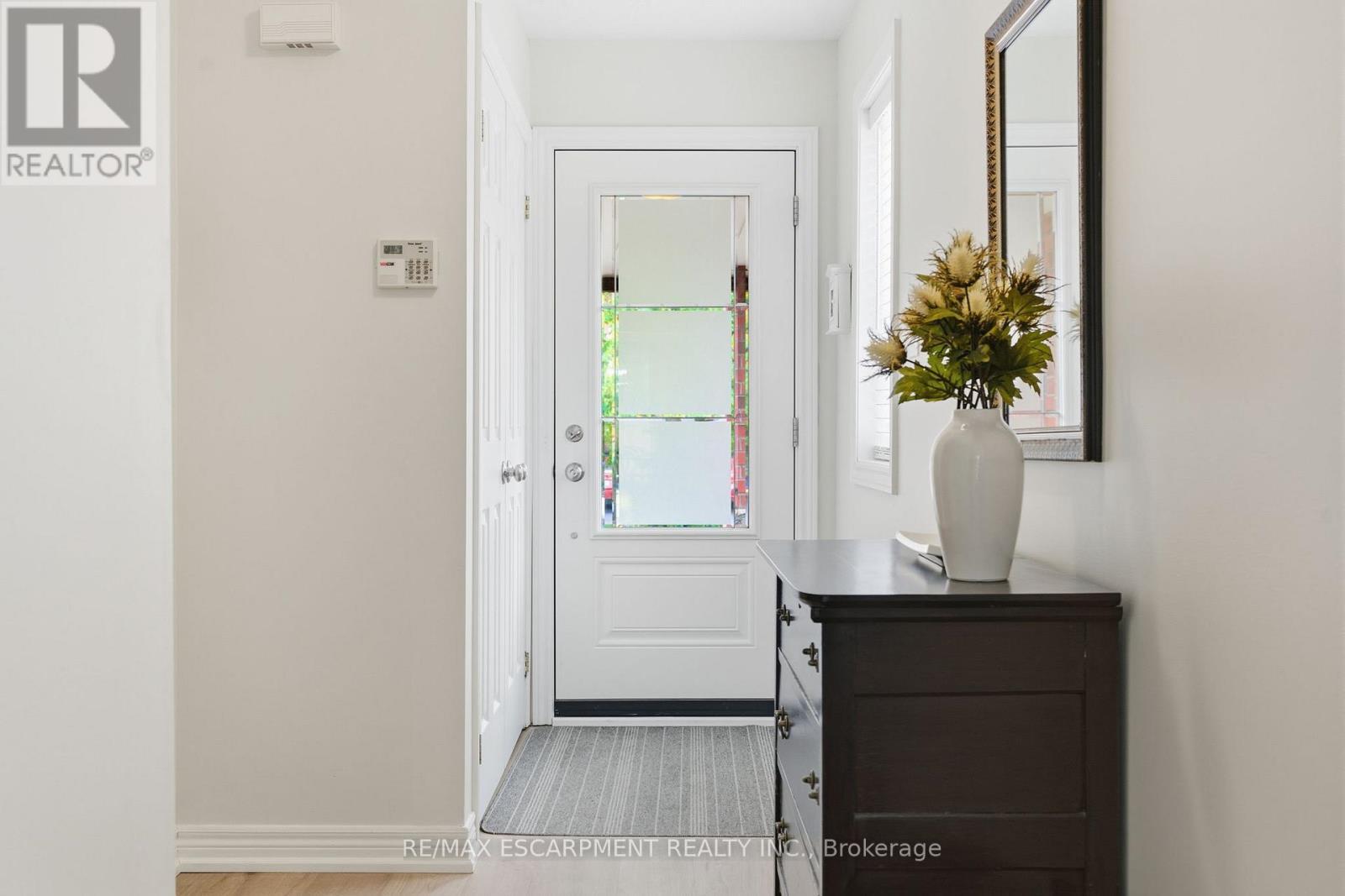 9 Slater Court, Hamilton, ON - Indoor Photo Showing Other Room