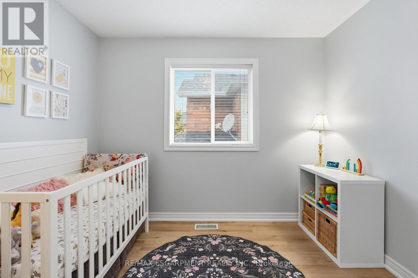 9 Slater Court, Hamilton, ON - Indoor Photo Showing Bedroom
