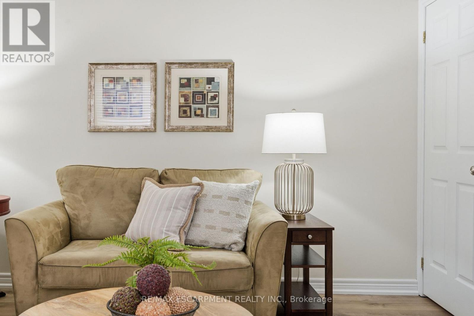 9 Slater Court, Hamilton, ON - Indoor