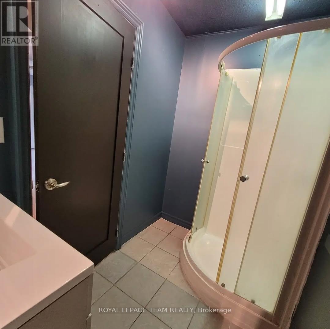 1008 St. Laurent Boulevard, Ottawa, ON - Indoor