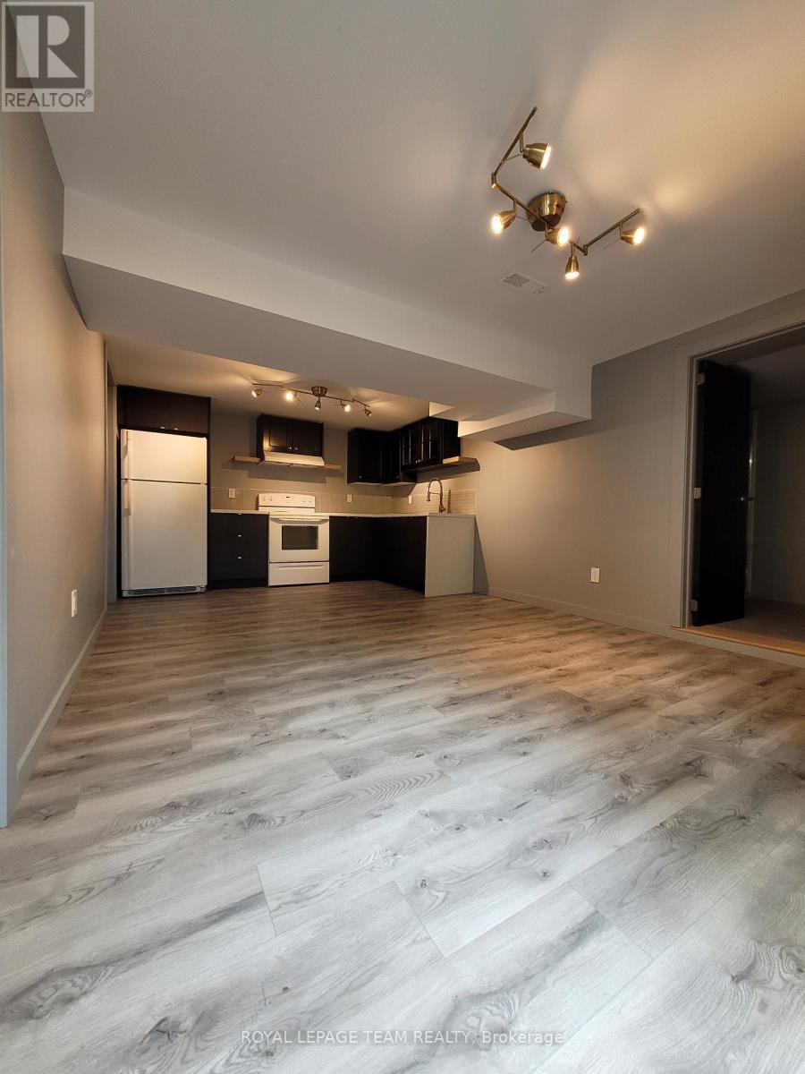 1008 St. Laurent Boulevard, Ottawa, ON - Indoor