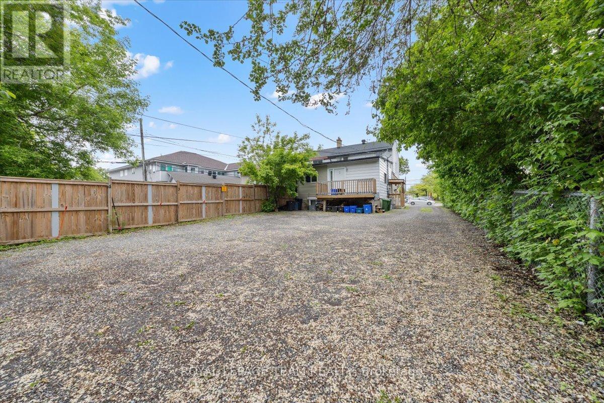 1008 St. Laurent Boulevard, Ottawa, ON - Outdoor