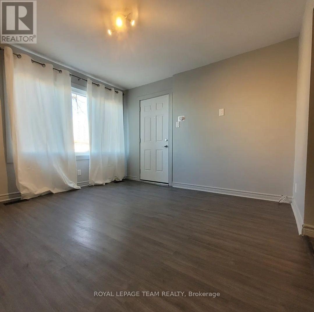 1008 St. Laurent Boulevard, Ottawa, ON - Indoor Photo Showing Other Room