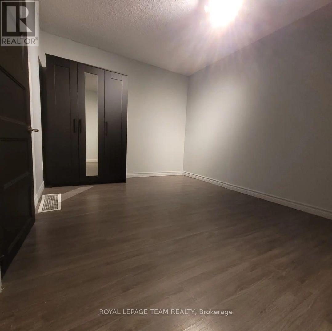 1008 St. Laurent Boulevard, Ottawa, ON - Indoor Photo Showing Other Room