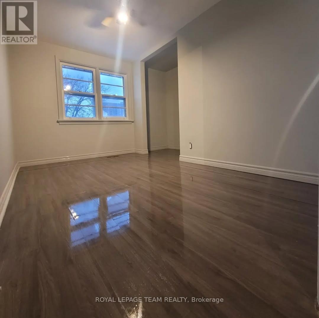 1008 St. Laurent Boulevard, Ottawa, ON - Indoor Photo Showing Other Room