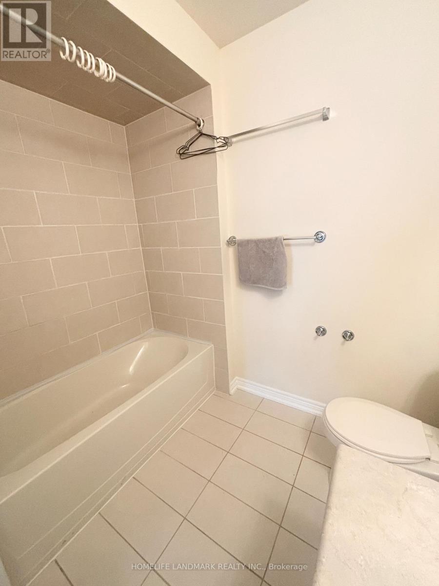 12 Hua Du Avenue, Markham, ON - Indoor Photo Showing Bathroom