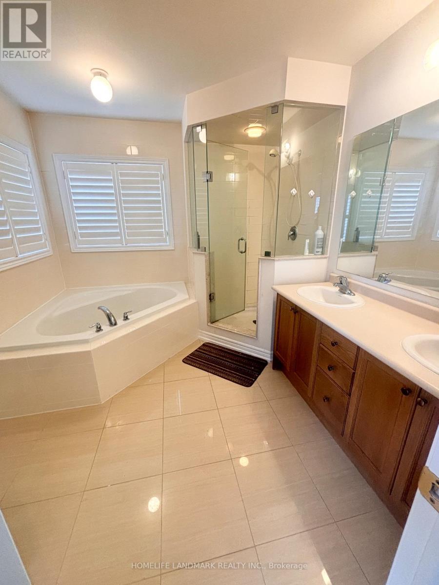 12 Hua Du Avenue, Markham, ON - Indoor Photo Showing Bathroom