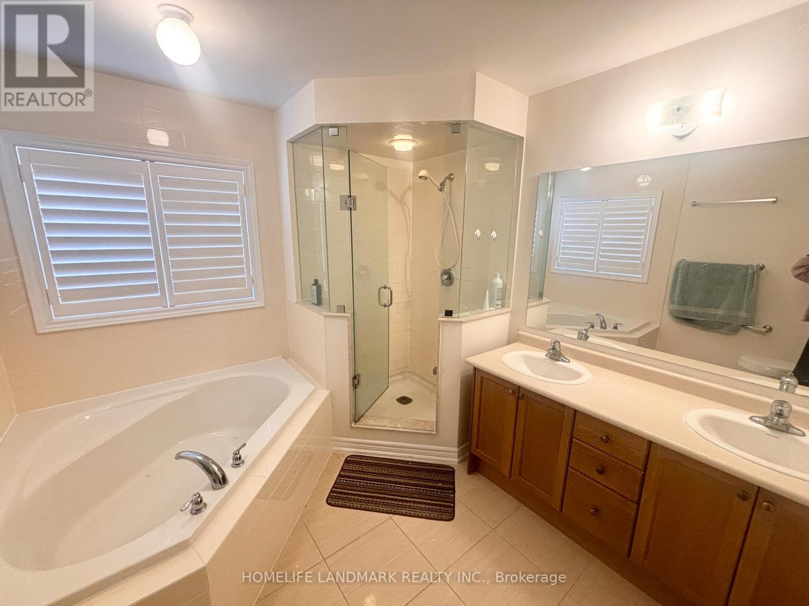12 Hua Du Avenue, Markham, ON - Indoor Photo Showing Bathroom