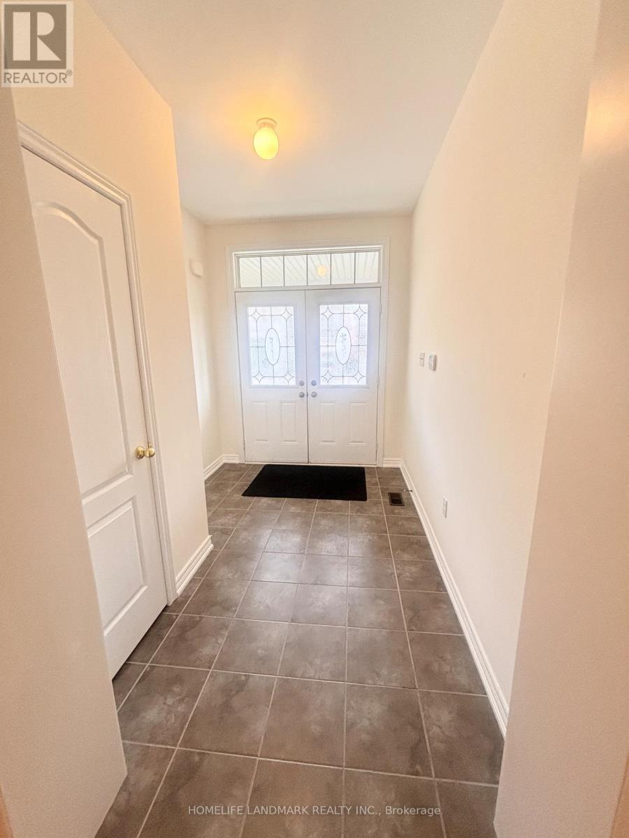 12 Hua Du Avenue, Markham, ON - Indoor Photo Showing Other Room