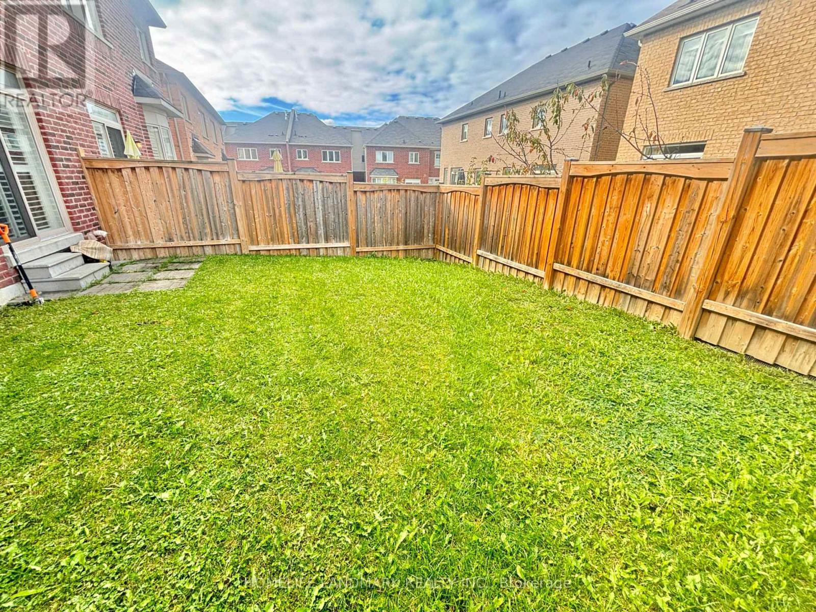 12 Hua Du Avenue, Markham, ON - Outdoor