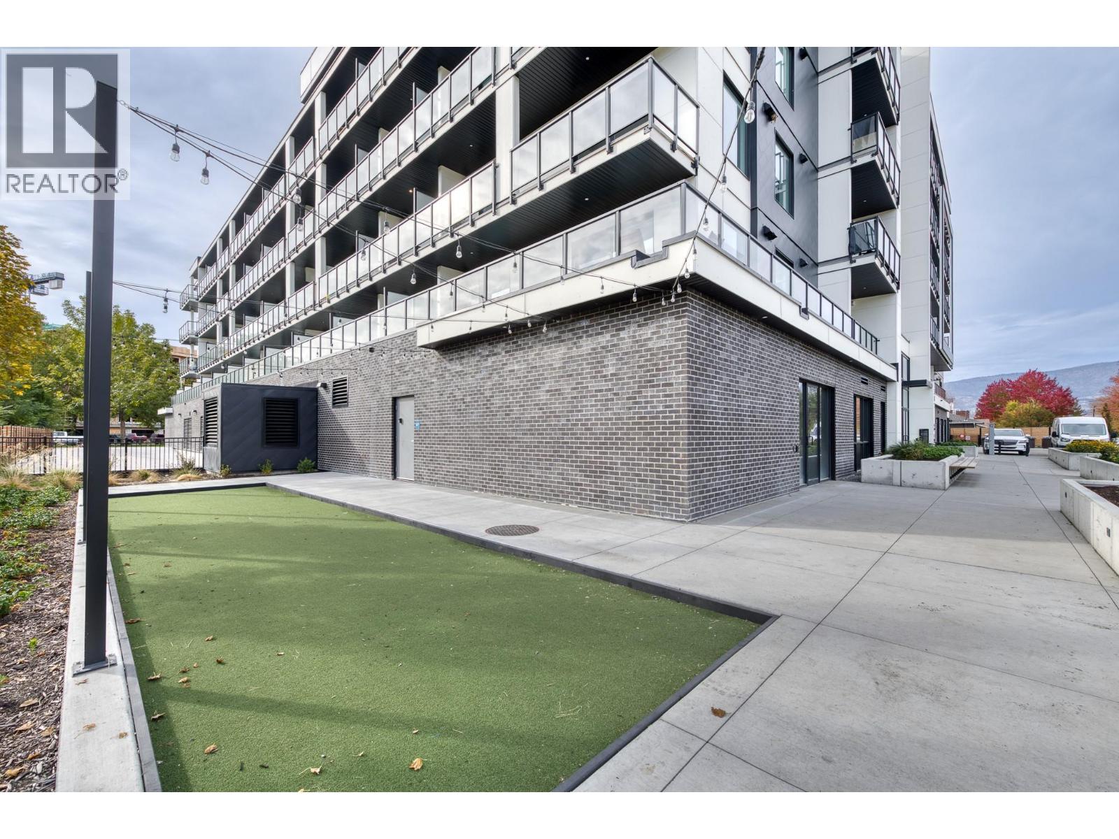 Outdoor Bocce area - 1274 Devonshire Avenue Unit# 306, Kelowna, BC - Outdoor