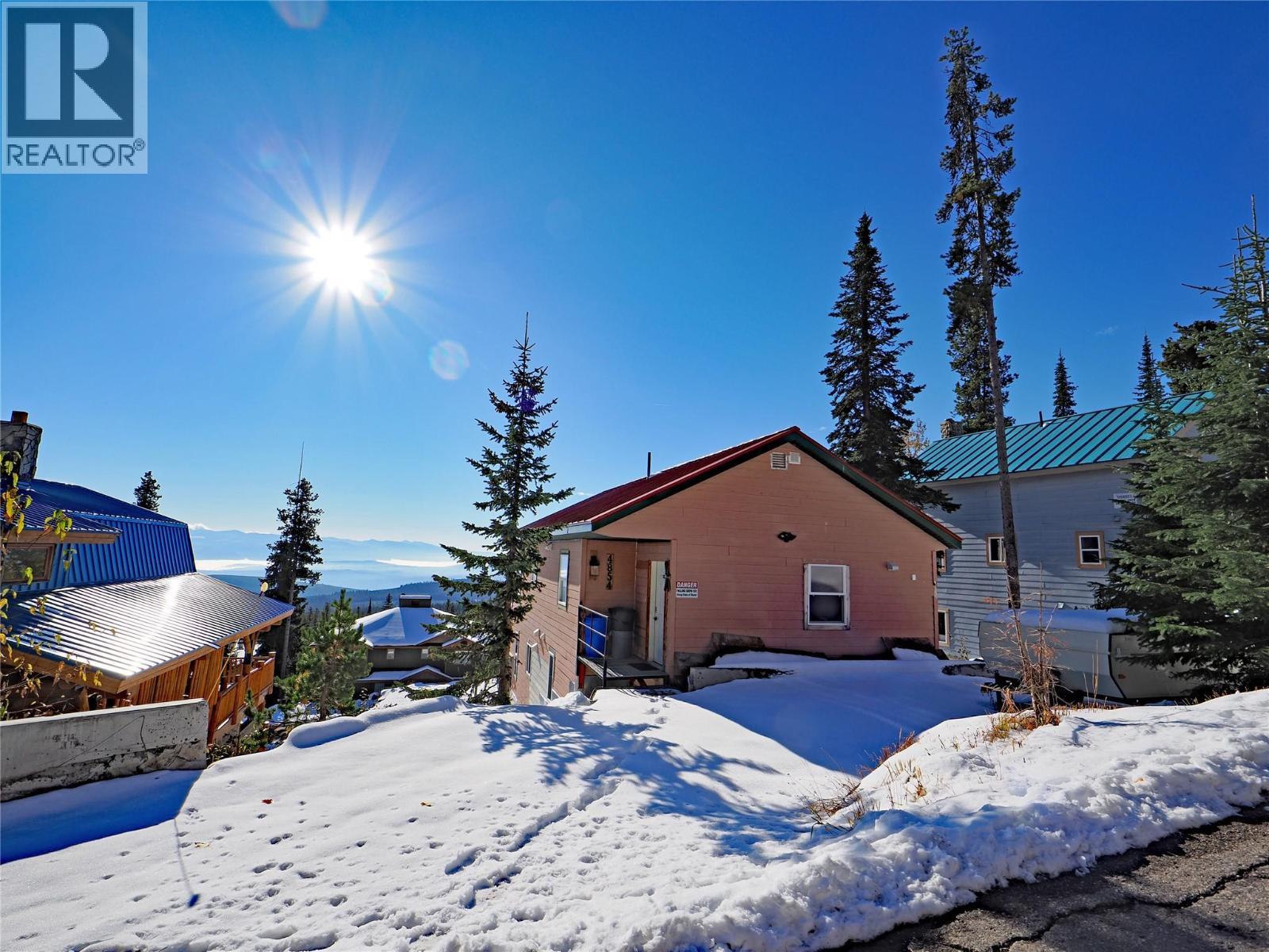 4854 Snowpines Road, Big White, BC - Outdoor