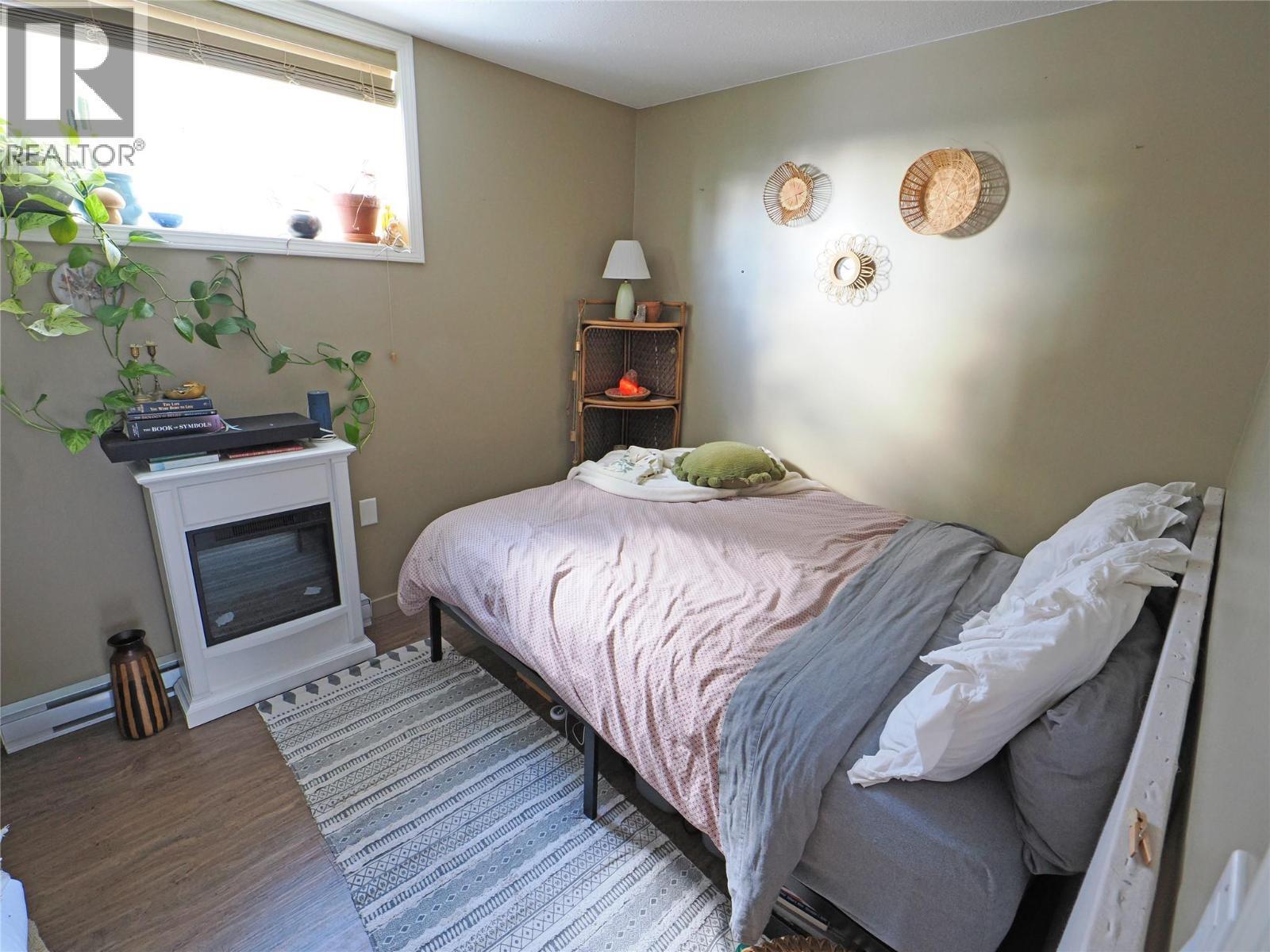 4854 Snowpines Road, Big White, BC - Indoor Photo Showing Bedroom