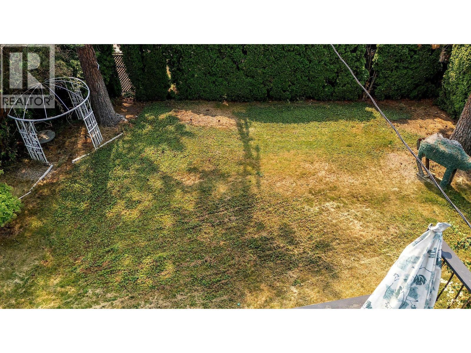 599 Clifton Road S, Kelowna, BC - Outdoor